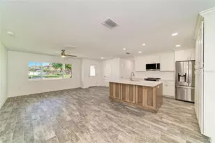 6105 7th Ave Dr W, Bradenton, FL 34209 - Photo 10