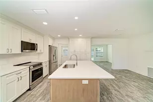 6105 7th Ave Dr W, Bradenton, FL 34209 - Photo 12