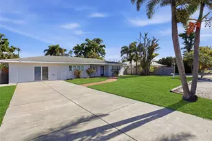 2311 Sunnyside Pl, Sarasota, FL 34239 - Photo 36