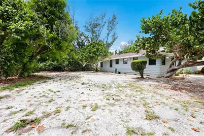 103 51st Street, Holmes Beach, FL 34217 - Photo 46