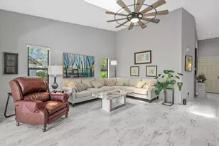 3862 Wilshire Cir W, Sarasota, FL 34238 - Photo 6