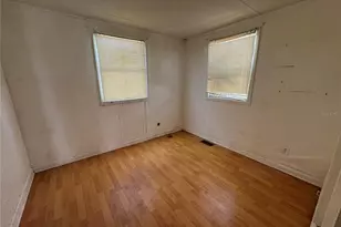 2049 Champion St, Sarasota, FL 34231 - Photo 8