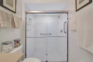 111 Auburn Woods Cir, Venice, FL 34292 - Photo 34