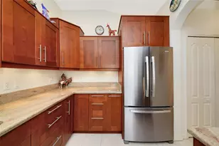 111 Auburn Woods Cir, Venice, FL 34292 - Photo 16