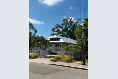 1207 13th Avenue W, Bradenton, FL 34205 - Photo 2