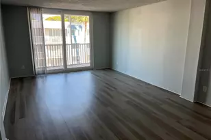 2760 Coconut Bay Ln Ln, Sarasota, FL 34237 - Photo 2