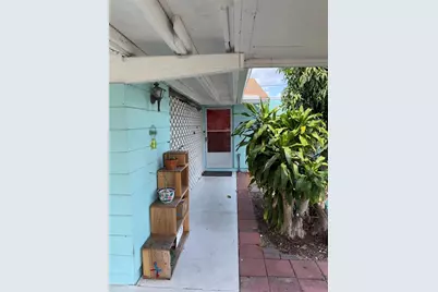 3202 21st Avenue W, Bradenton, FL 34205 - Photo 1