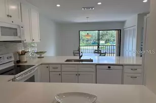 6120 Country Club Way, Sarasota, FL 34243 - Photo 10