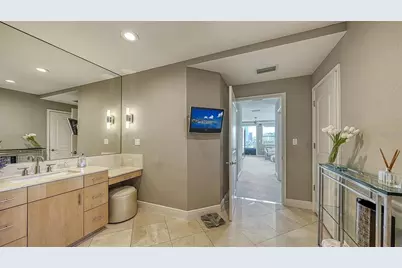 650 Golden Gate Point #602, Sarasota, FL 34236 - Photo 28