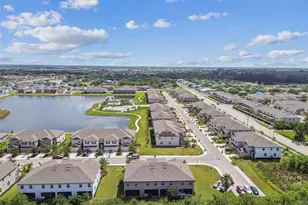 633 Royal Empress Dr, Ruskin, FL 33570 - Photo 10