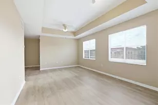 1015 Villagio Cir, Sarasota, FL 34237 - Photo 8