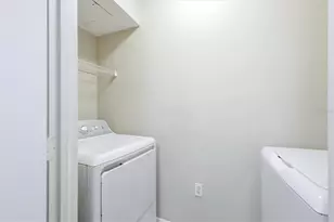 1015 Villagio Cir, Sarasota, FL 34237 - Photo 26