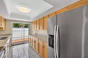 3501 N Village Ct, Sarasota, FL 34231 - Photo 14