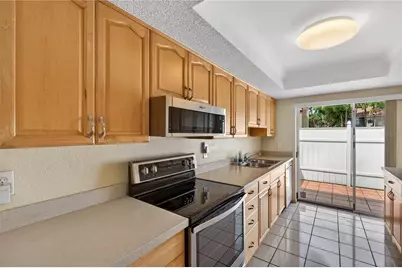 3501 N Village Court #220, Sarasota, FL 34231 - Photo 12