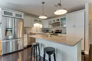 2363 Milford Cir, Sarasota, FL 34239 - Photo 6