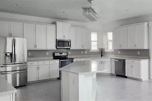 7592 Aguila Dr, Sarasota, FL 34240 - Photo 8