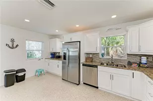 165 Crescent Dr, Anna Maria, FL 34216 - Photo 14