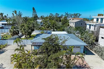 165 Crescent Drive, Anna Maria, FL 34216 - Photo 2