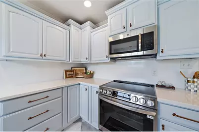 7746 Westmoreland Drive, Sarasota, FL 34243 - Photo 12