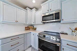 7746 Westmoreland Dr, Sarasota, FL 34243 - Photo 12