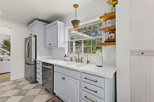 7746 Westmoreland Dr, Sarasota, FL 34243 - Photo 12