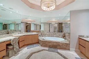 1300 Benjamin Franklin Dr, Sarasota, FL 34236 - Photo 24