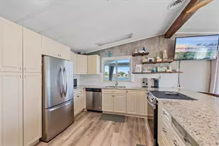 137 Lakeview Dr, Palmetto, FL 34221 - Photo 8