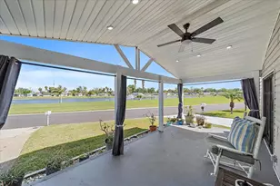 137 Lakeview Dr, Palmetto, FL 34221 - Photo 2