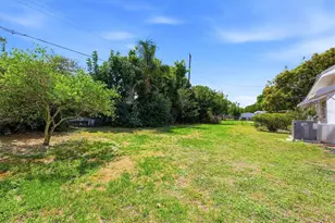 3876 Prudence Dr, Sarasota, FL 34235 - Photo 32