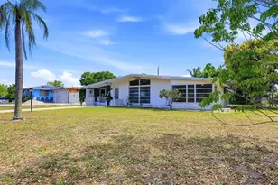 3876 Prudence Dr, Sarasota, FL 34235 - Photo 38