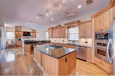 7825 Wilton Crescent Circle, University Park, FL 34201 - Photo 2