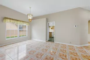 4738 Dundee Dr, Bradenton, FL 34210 - Photo 6