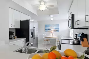 9320 Clubside Cir, Sarasota, FL 34238 - Photo 8
