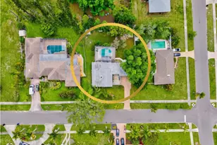 214 Gaines Ave, Sarasota, FL 34243 - Photo 2