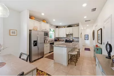 7017 Hanover Court, Bradenton, FL 34202 - Photo 6