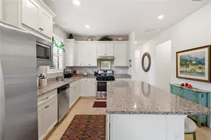 7017 Hanover Ct, Bradenton, FL 34202 - Photo 8