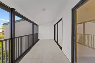 1511 Pelican Point Dr, Sarasota, FL 34231 - Photo 30