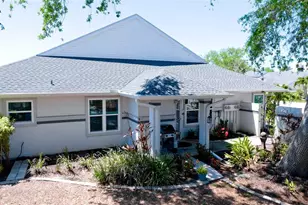 11009 Jasmine Cir, Bradenton, FL 34209 - Photo 4