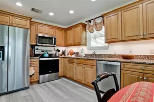 11009 Jasmine Cir, Bradenton, FL 34209 - Photo 16