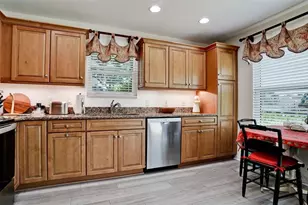 11009 Jasmine Cir, Bradenton, FL 34209 - Photo 16