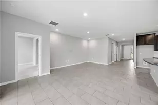 5719 Woodland Sage Dr, Sarasota, FL 34238 - Photo 6