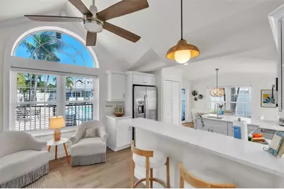 215 67th Street #6, Holmes Beach, FL 34217 - Photo 8