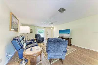 7160 Fairway Bend Cir, Sarasota, FL 34243 - Photo 10