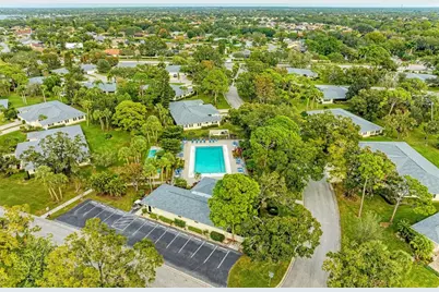 7160 Fairway Bend Cir, Sarasota, FL 34243 - Photo 38