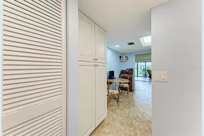 7160 Fairway Bend Cir, Sarasota, FL 34243 - Photo 34