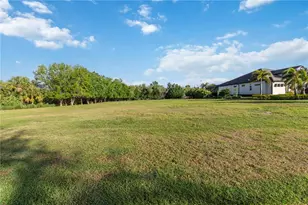 3433 Founders Club Dr, Sarasota, FL 34240 - Photo 2