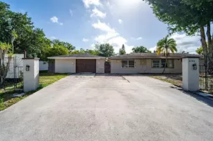 4734 Delmonte Ave, Sarasota, FL 34235 - Photo 1