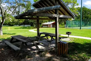 4734 Delmonte Ave, Sarasota, FL 34235 - Photo 10