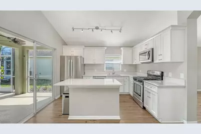 12069 Winding Woods Way, Lakewood Ranch, FL 34202 - Photo 8