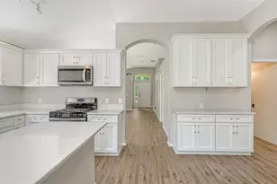 12069 Winding Woods Way, Lakewood Ranch, FL 34202 - Photo 10